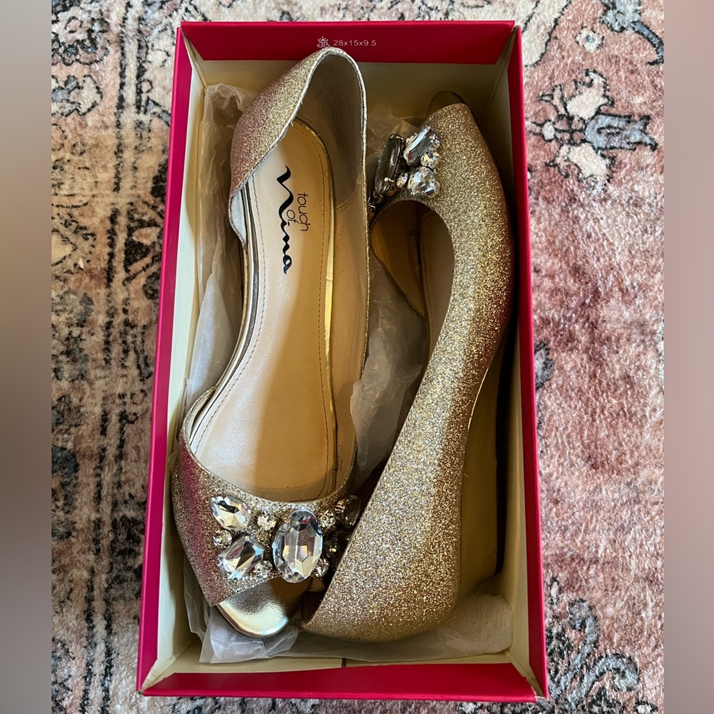 Women’s champagne gold glitter low wedges, Size 9